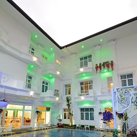Sahira Butik Pakuan Syariah Hotel Богор Екстериор снимка
