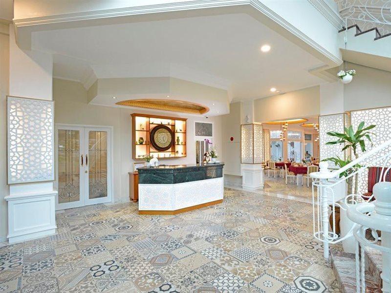 Sahira Butik Pakuan Syariah Hotel Богор Екстериор снимка